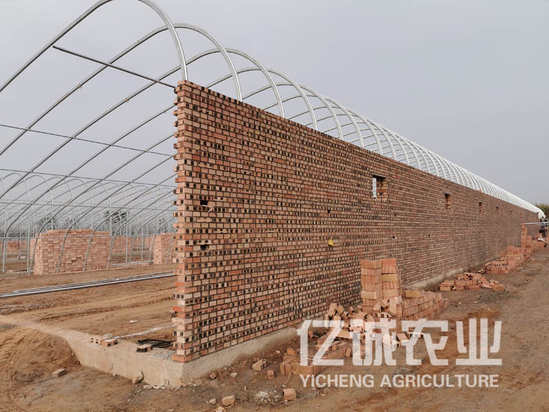 一個(gè)完整的日光溫室大棚建設(shè)工程包括哪幾部分？有什么優(yōu)點(diǎn)和缺點(diǎn)？